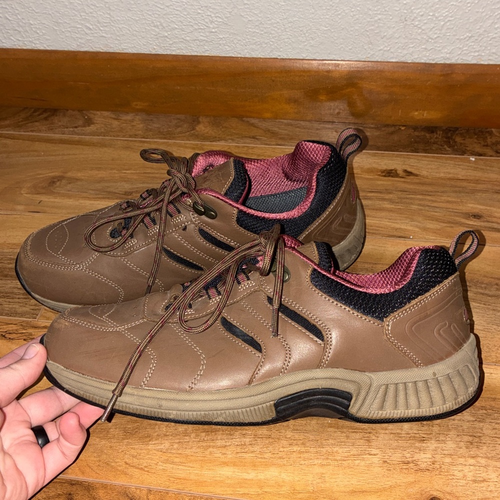 Orthofeet Sonoma Brown Leather Casual Comfort Sneakers- womens size 10W